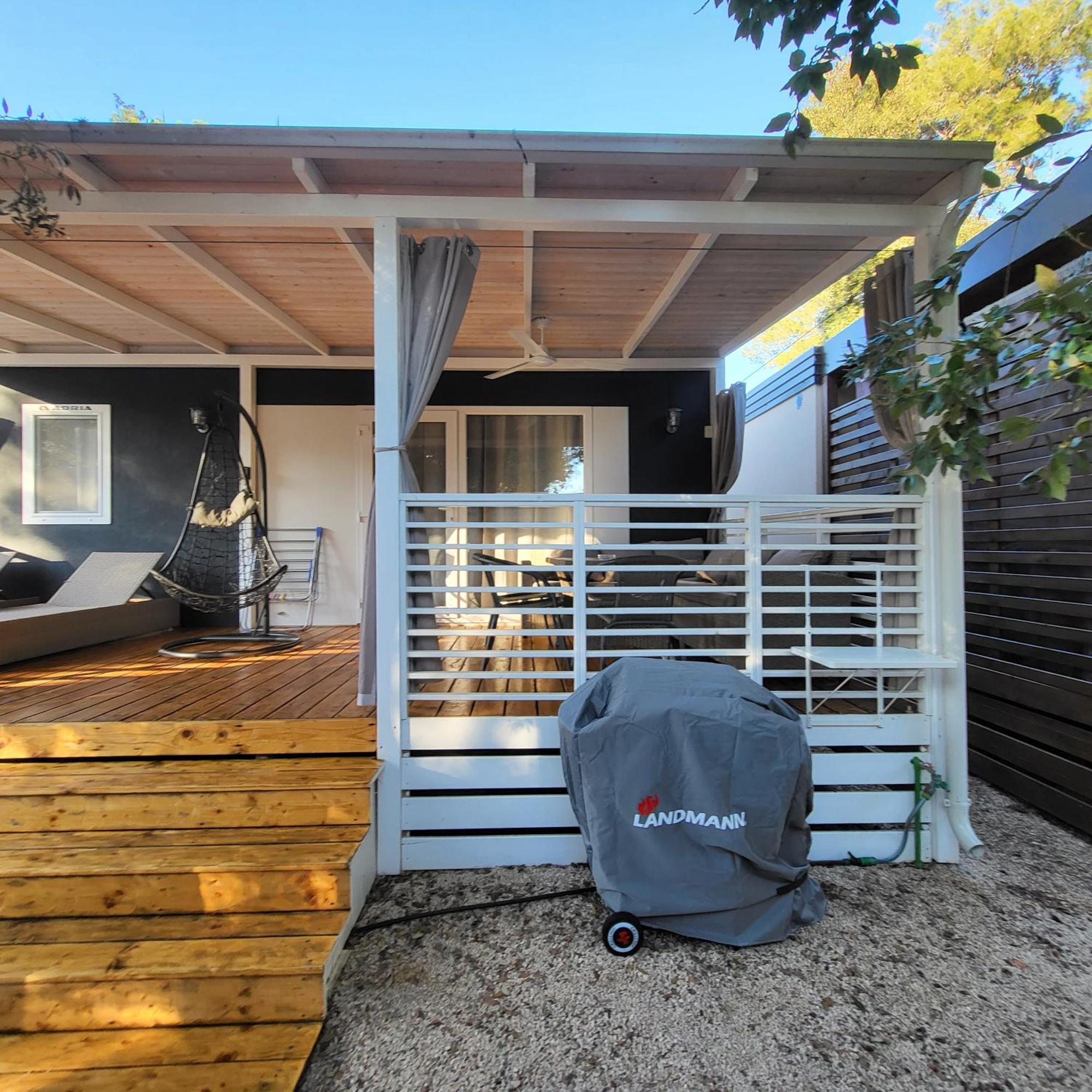 Mobile Home Noa Биоград на Мору Екстериор снимка